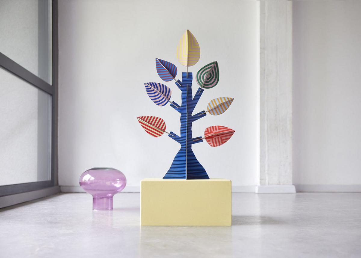 DEKOFIGUR Gestreifter Baum 22.9/74 cm - Multicolor, Wellpappe (22.9/74/46cm) - Studio Roof