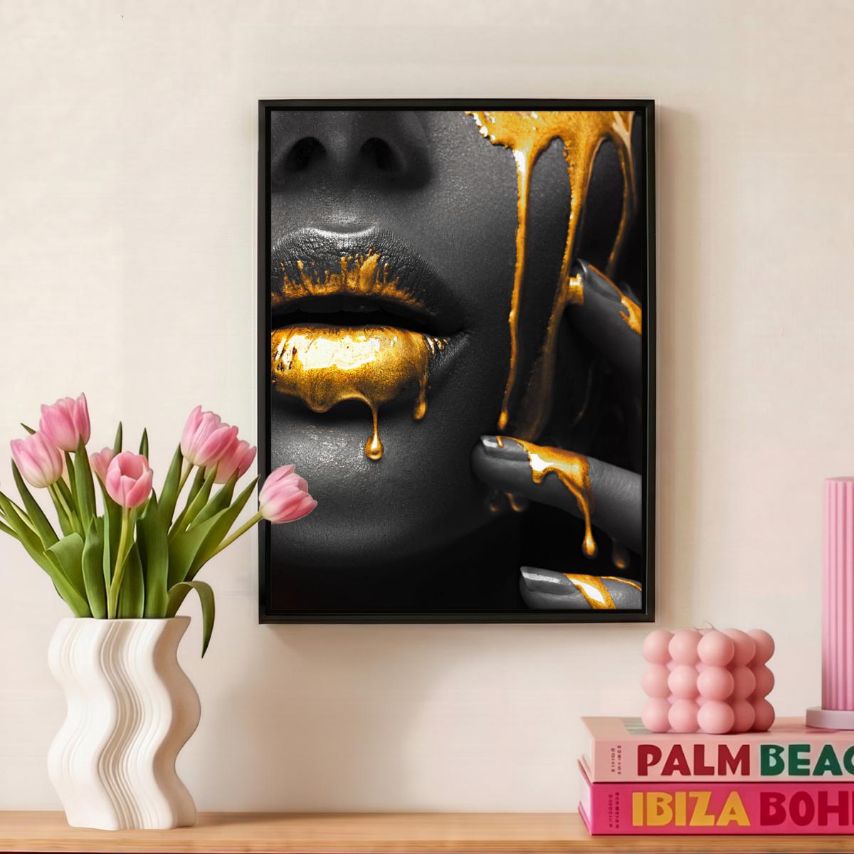 LEINWAND Bilder mit Rahmen - Frau - Schwarz - Gold - Gesicht - Lippen - 30x40 - Goldfarben, Textil (30/40cm) - MuchoWow