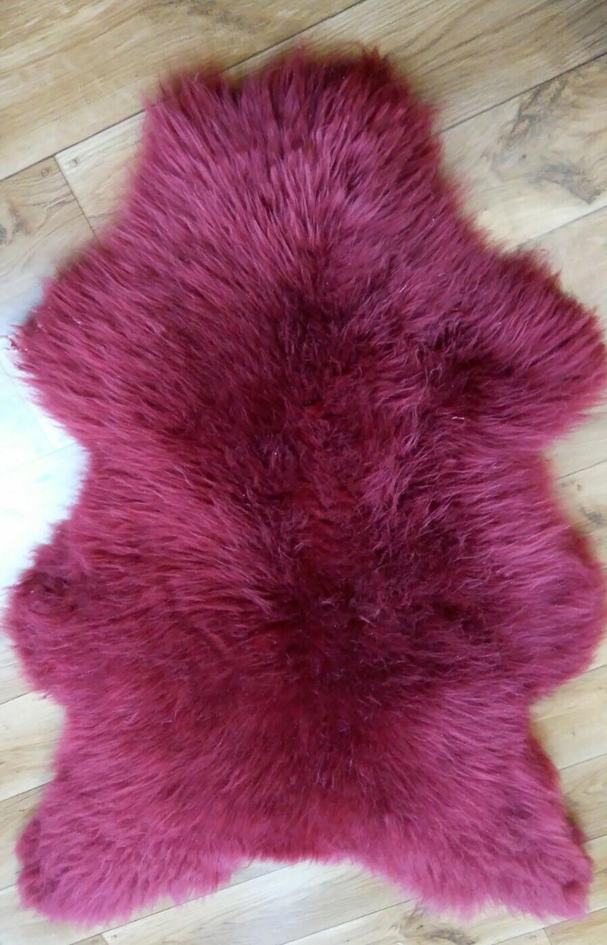FELL Öko Lammfell Schaffell Bordeaux Rot ca. 105 cm - Bordeaux/Rot, Fell (55/105cm) - Provellus