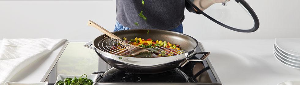 Hochwertige Wok-Pfannen, grillen, braten, dünsten, bei mömax.
