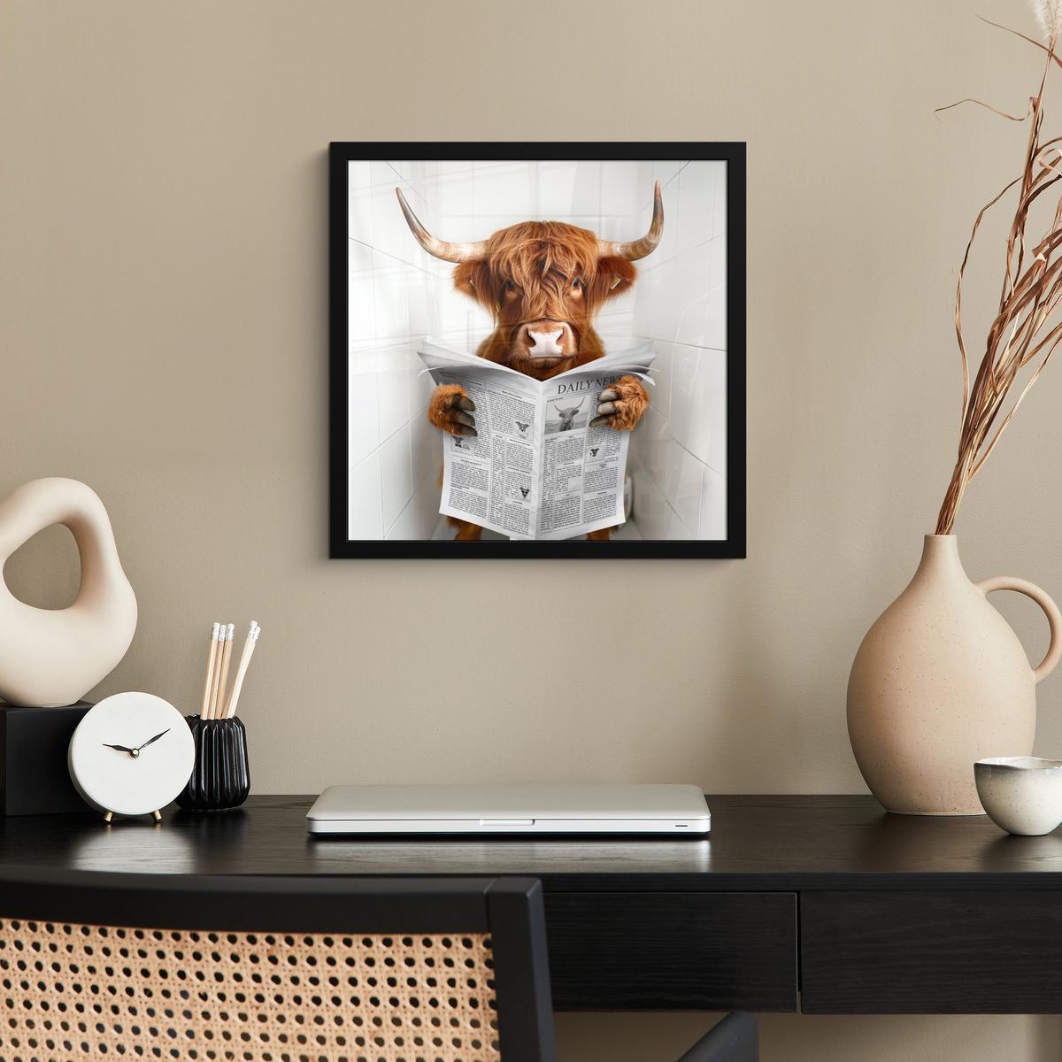 POSTER MIT RAHMENGERAHMTES BILD Schottischer Highlander - Tier - Zeitung - Toilette 40x40 cm - Kastanienfarben, Papier (40/40cm) - MuchoWow