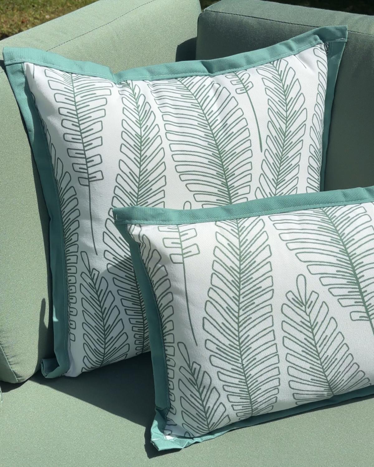 GARTENKISSEN 2er-Set Grün 45/45 cm Meadow - Weiß/Grün, Textil (45/12/45cm) - Beliani