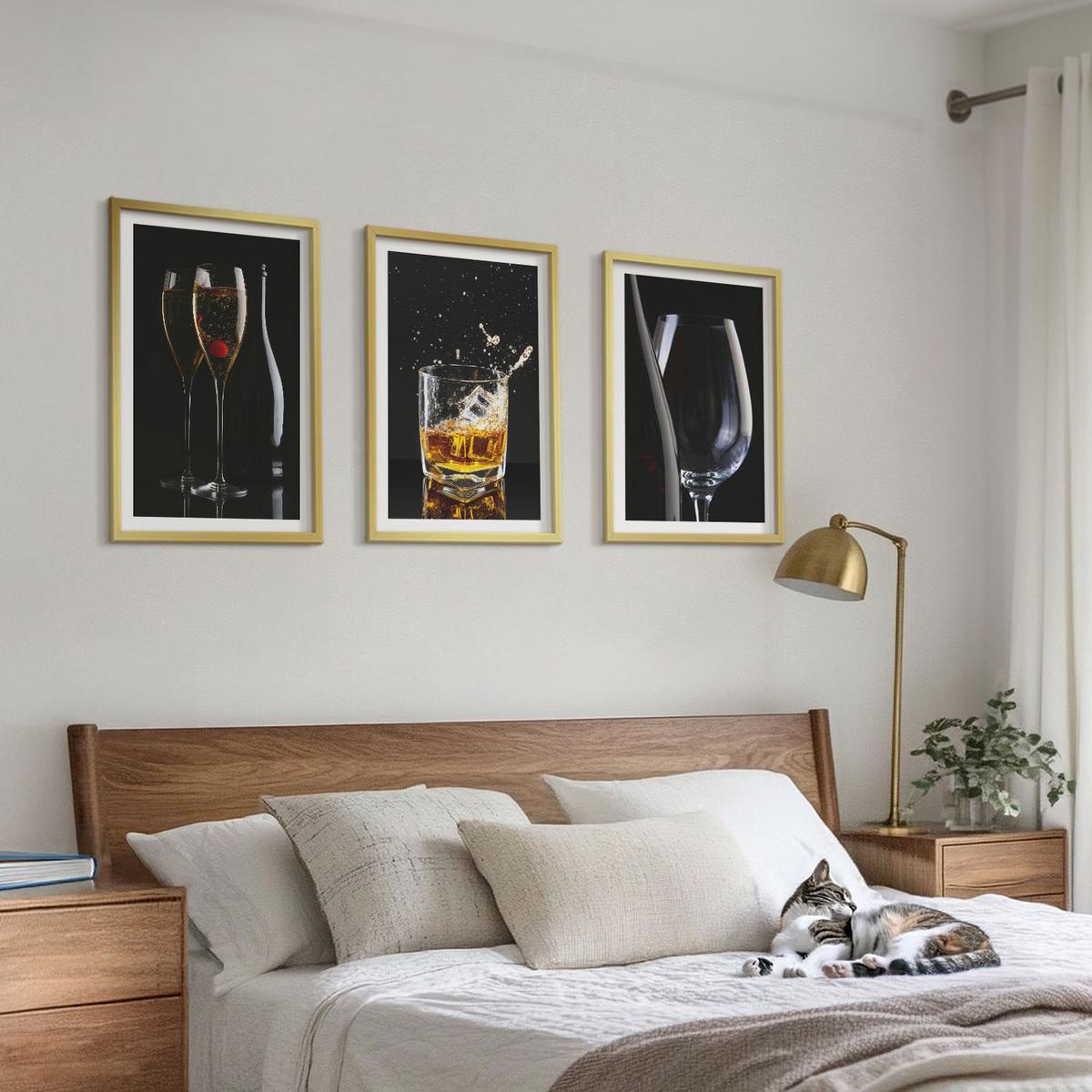 BILDER SET 3er Set - 40x60 cm Goldrahmen - Weingläser und Whiskygläser auf schwarzem Hintergrund - Goldfarben, Kunststoff (40/60cm) - TULUP