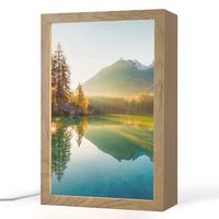 TISCHLEUCHTE See - Wald - Berge - Natur - Sonne - Landschaft 20x30 cm - Currygelb, Holzwerkstoff (8/20/30cm) - OnlyWow