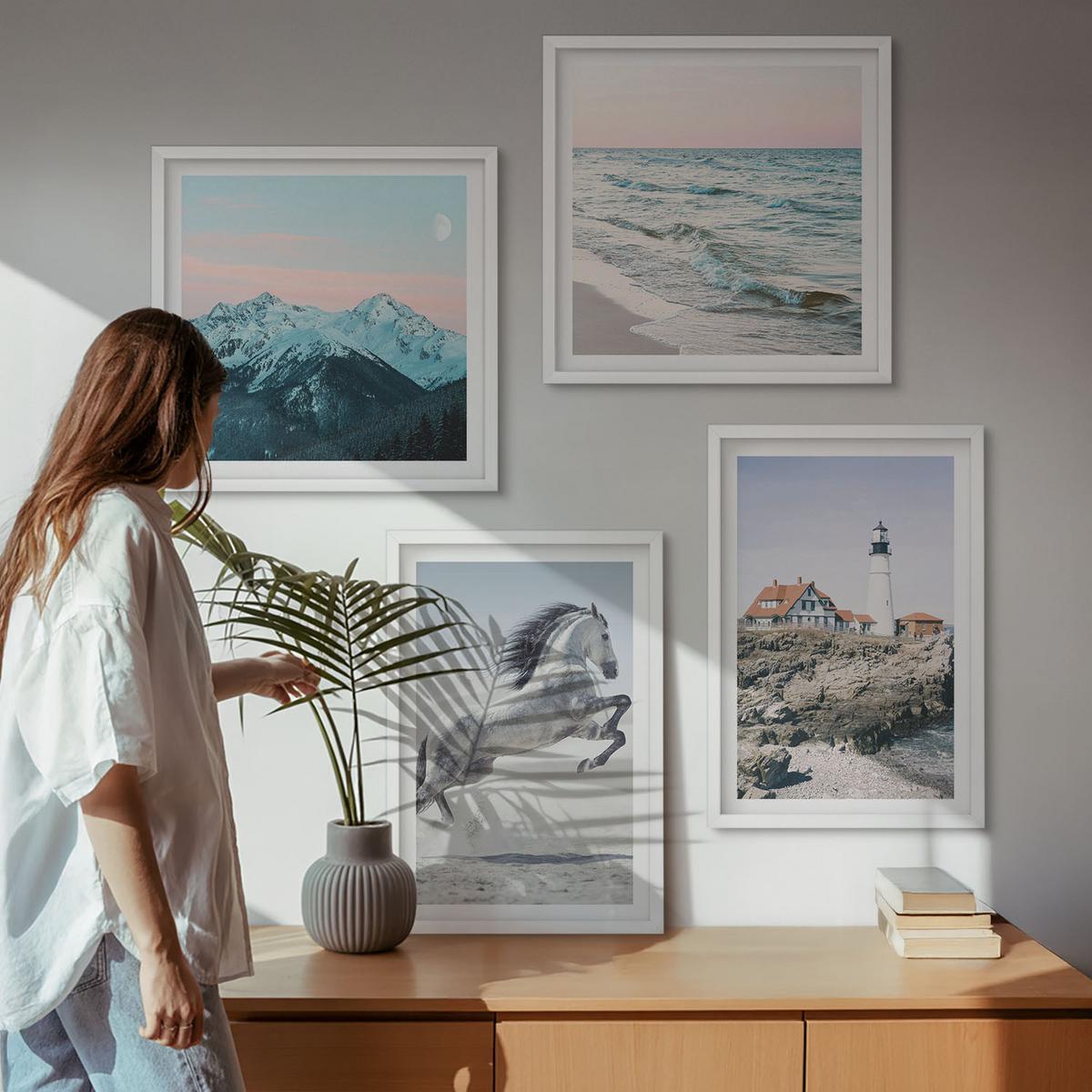 BILDER SET 4er Set - 50x50 cm & 40x60 cm Weißer Rahmen - Pferde, Bewegung, Strand, Leuchtturm, Berge - Weiß, Kunststoff (50/50cm) - TULUP
