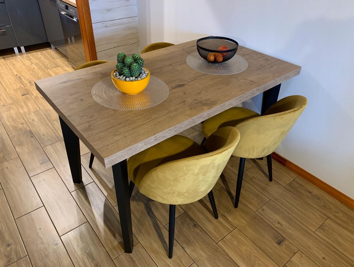 RECHTECKIGER Esszimmertisch SKANDI, ausziehbarer Tisch, Größe: 160-210X90X78 cm, Wohnzimmertisch Farbe: LANCELOT, mit Holzbeinen in Farbe Schwarz - Beige/Schwarz, Holzwerkstoff (160/90/78cm) - Alpi-Möbel