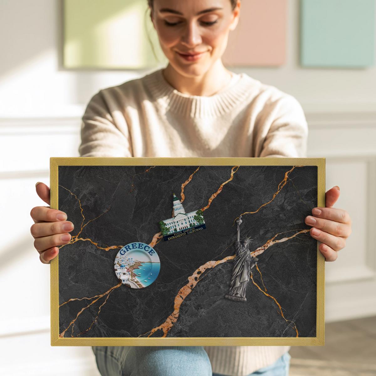 MAGNETTAFEL 60x40 cm Goldener Rahmen Verzierte Dunkle Marmoroptik - Schwarz Hochglanz, Metall (60/50/0.4cm) - TULUP