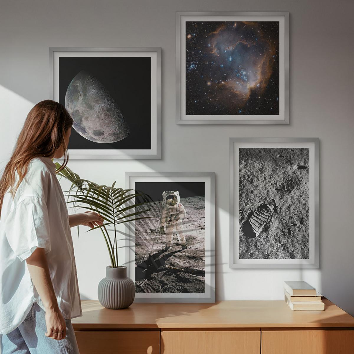 BILDER SET 4er Set - 50x50 cm & 40x60 cm Silberner Rahmen - Astronautenfoto vom Mond - Silberfarben, Kunststoff (50/50cm) - TULUP
