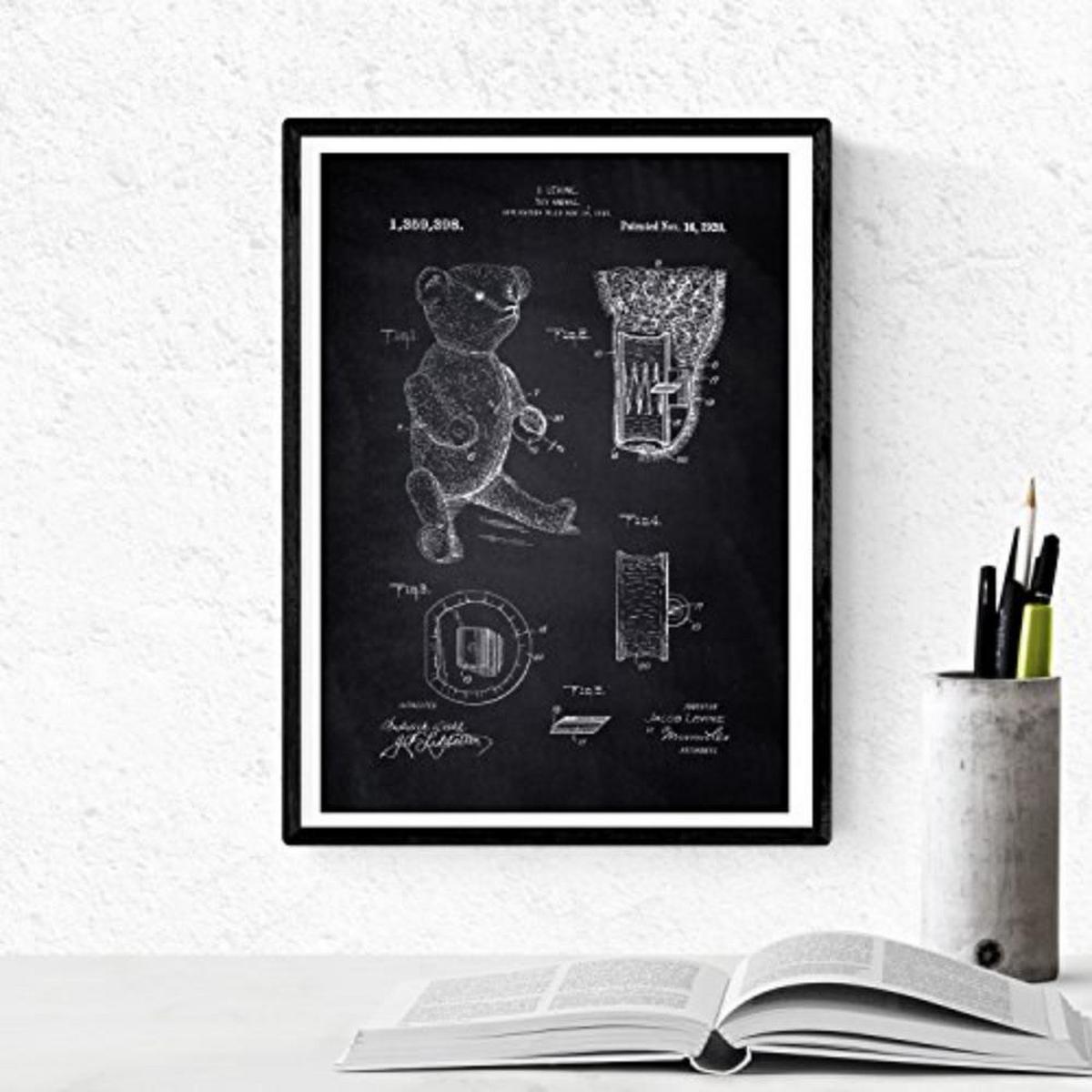 POSTER Set mit 4 Schwarz Kinderspielzeug Patent Stil von Puppen und Spielen A4 Schwarzer Rahmen - Schwarz, Papier (29.7/3cm) - Nacnic