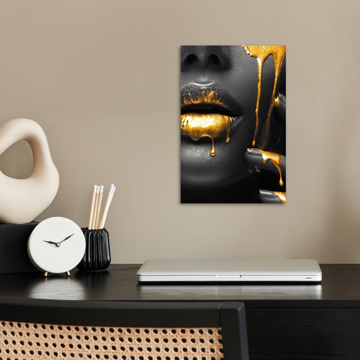 POSTER Frau - Schwarz - Gold - Gesicht - Lippen Room Decor 20x30 cm - Goldfarben, Papier (20/30/0.1cm) - MuchoWow