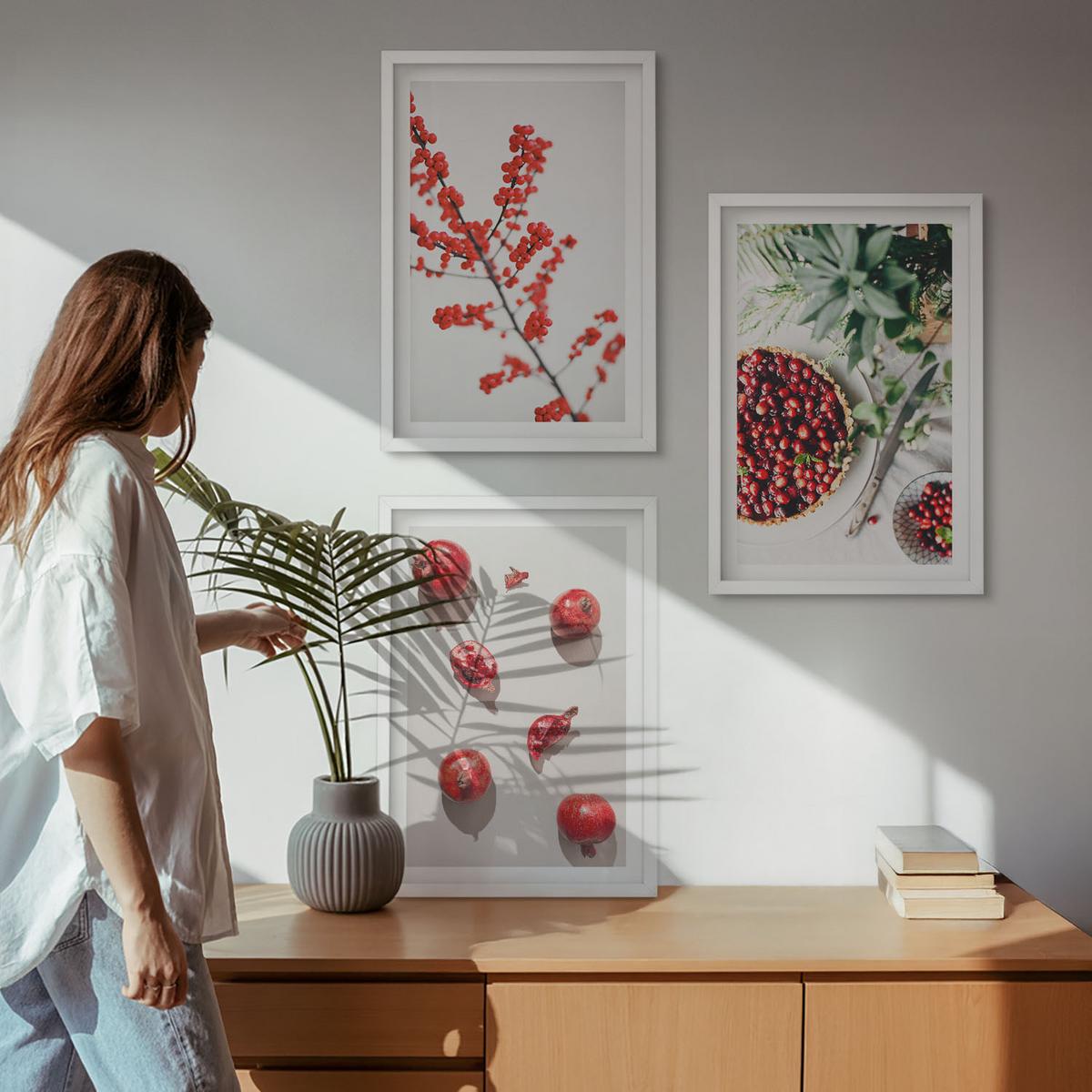 BILDER SET 3er Set - 40x60 cm Weißer Rahmen - Minimalismus der roten Früchte von Pflanzen - Weiß, Kunststoff (40/60cm) - TULUP