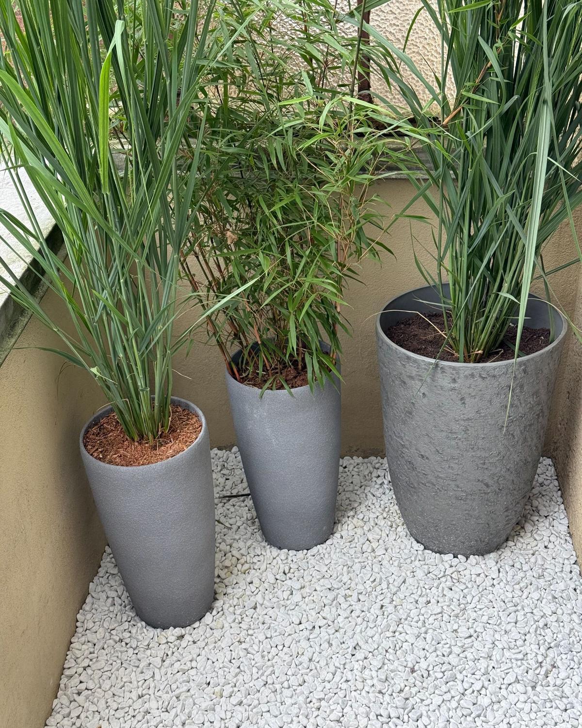 BLUMENTOPF grau rund 35/35/50 cm Camia - Grau, Stein (50cm) - Beliani
