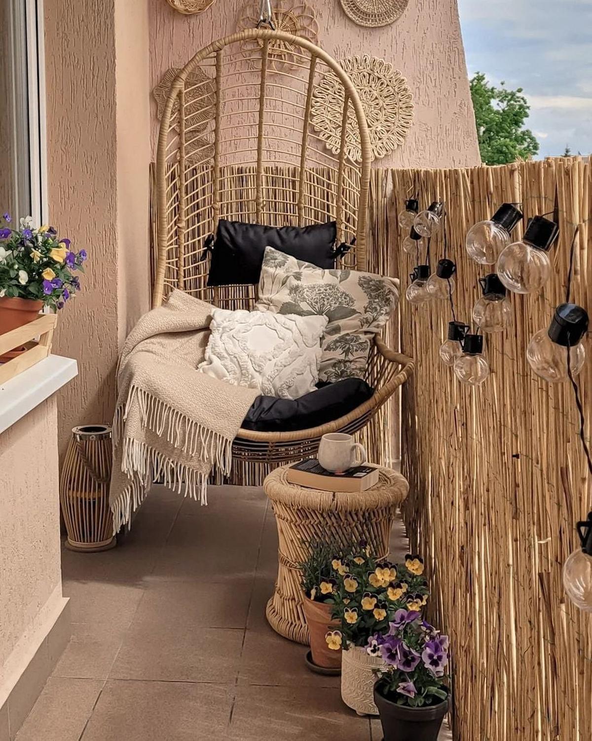 HÄNGESESSEL PE Rattan natürlich/schwarz mit Sitzkissen Pineto - Beige, Kunststoff (66/137/80cm) - Beliani