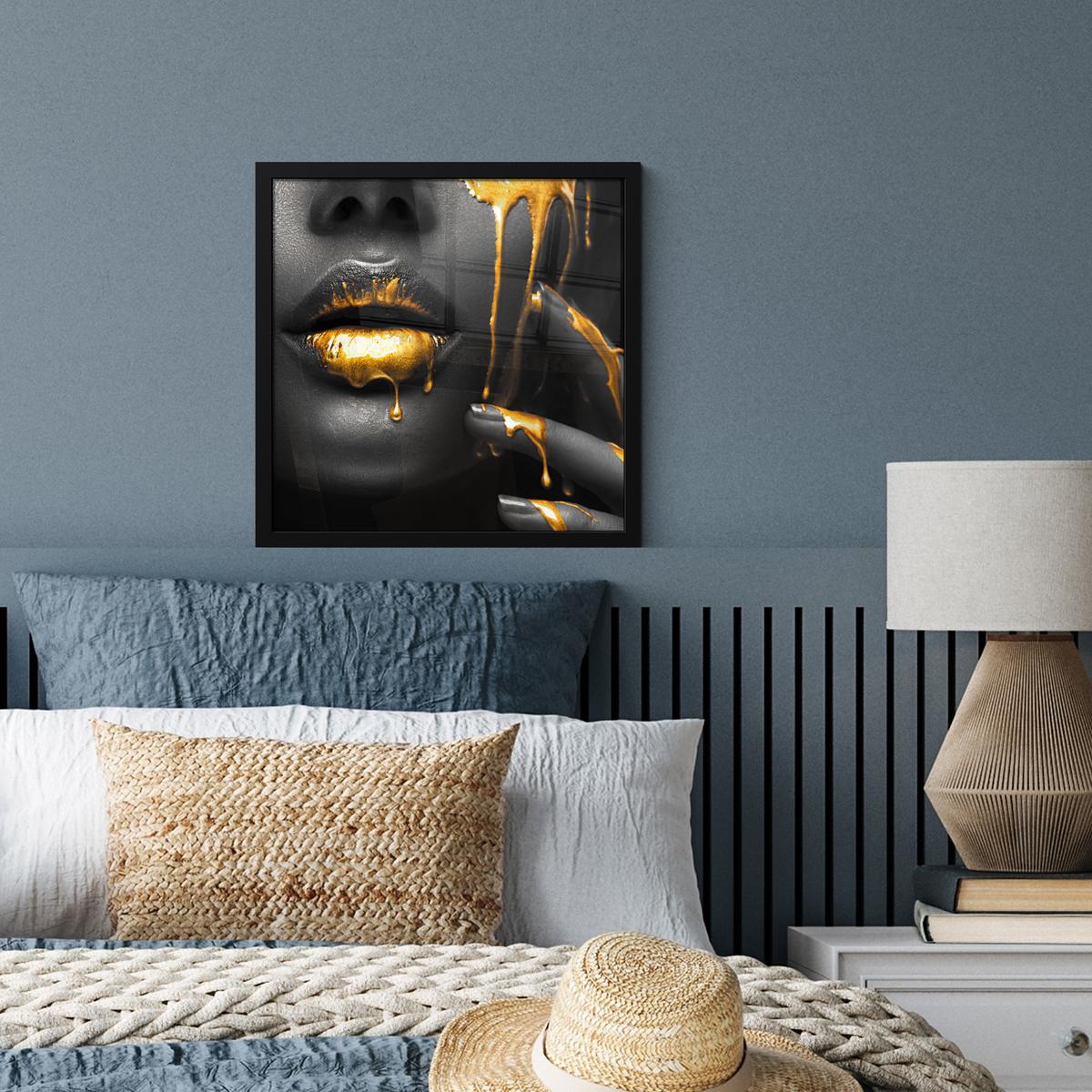 POSTER MIT RAHMENGERAHMTES BILD Frau - Schwarz - Gold - Gesicht - Lippen 40x40 cm - Goldfarben, Papier (40/40cm) - MuchoWow