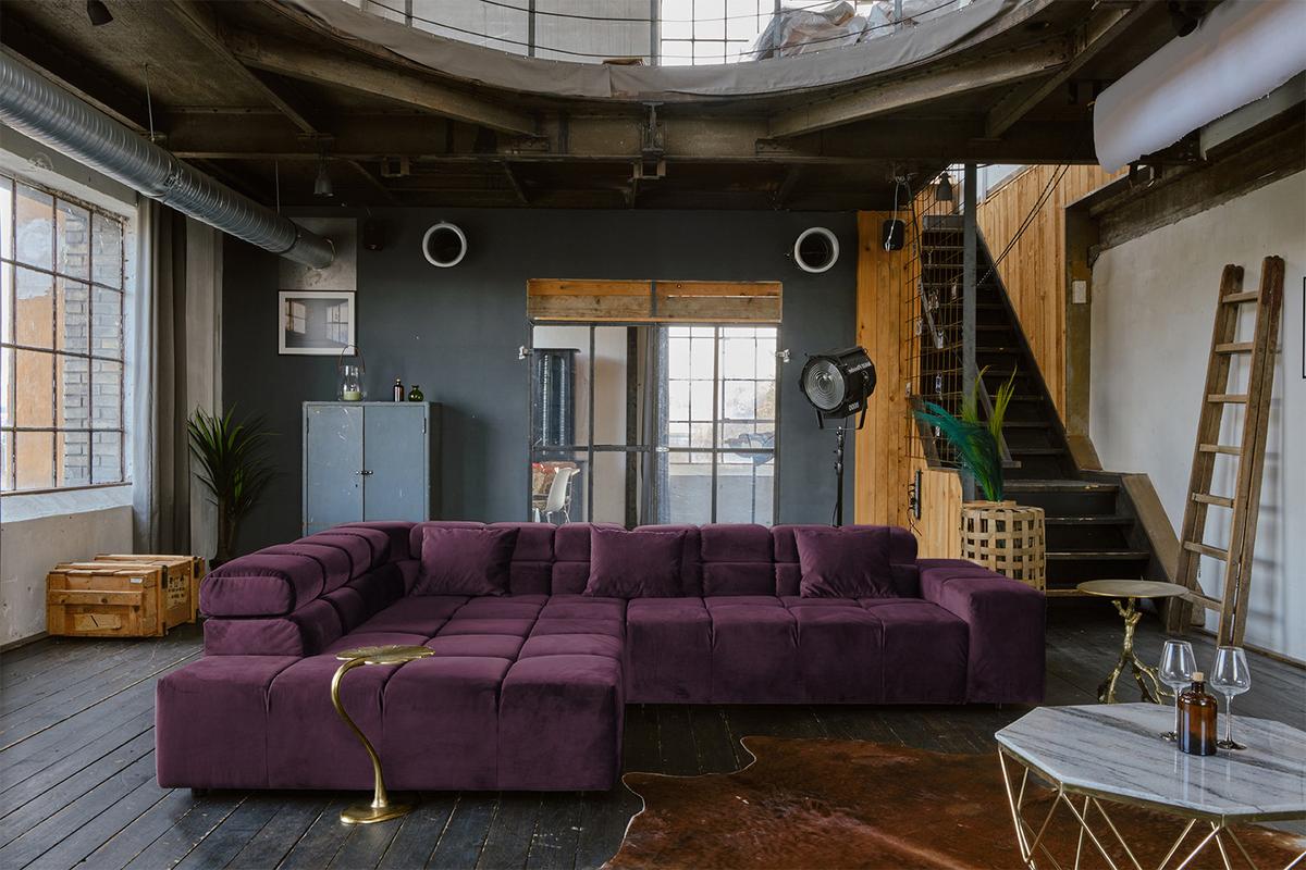 ECKSOFA MIT MOTORISCHEM SITZVORZUG NEVADA Violett Velvet Relaxfunktion - Violett/Schwarz, Textil (319/215cm) - KAWOLA