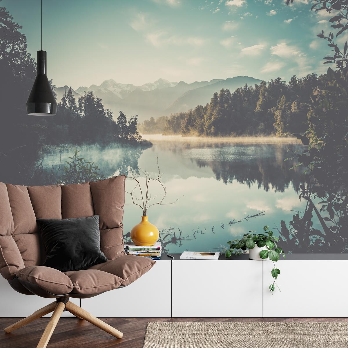 FOTOTAPETE für Esszimmer Bergsee Wald Bäume Nebel 300x210 - Türkis/Gelb, Papier (300/210cm) - Muralo