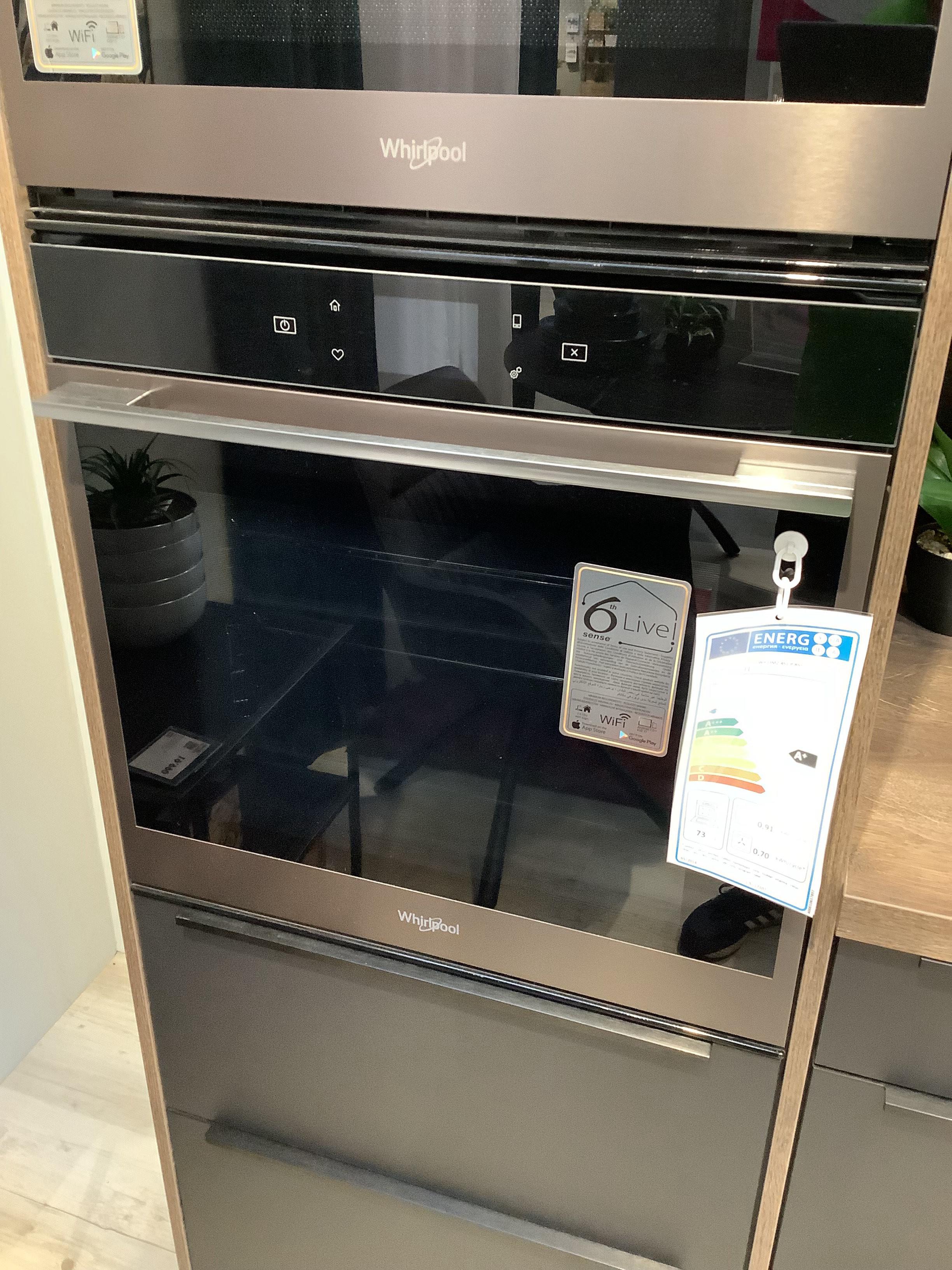 BEÉPÍTHETŐ SÜTŐ W9 OM2 4S1 P BSS - Whirlpool