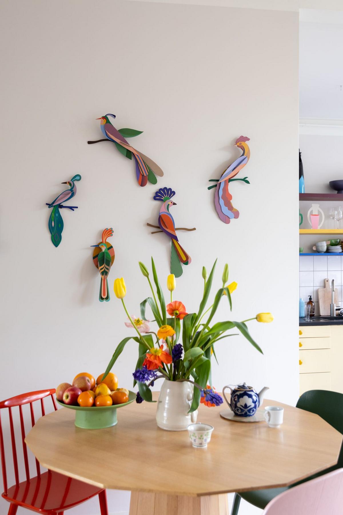 WANDDEKO Tropenvogel Maya 5.7/47.3 cm - Multicolor, Wellpappe (5.7/47.3/28cm) - Studio Roof