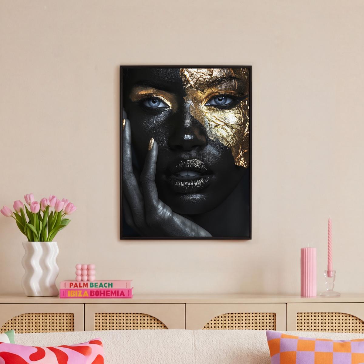 LEINWAND Bilder mit Rahmen - Frau - Gold - Porträt - Schwarz-Weiß - Luxus - 50x70 - Hellblau, Textil (50/70cm) - MuchoWow