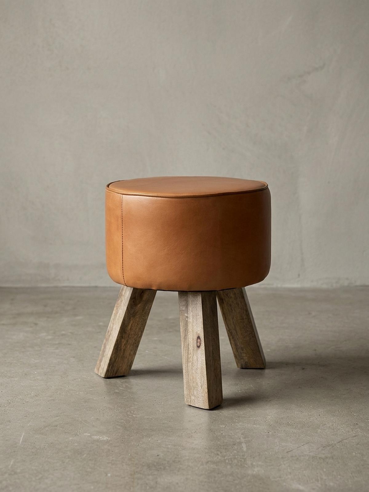 SITZHOCKER – Ziegenleder/Holz, 45 cm, Country-Stil - Braun, Mangoholz/Leder (37/45/37cm) - KADIMA DESIGN