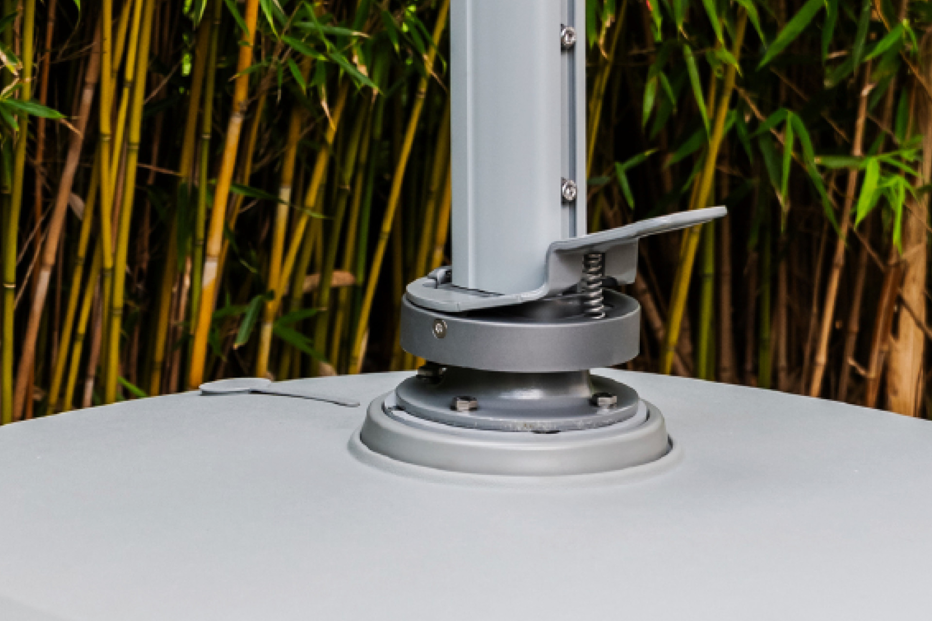 Sonnenschirmständer weiß Kunststoff Rohrdurchmesser bis 2,8 cm bis zu ca. 90 kg Sand oder Steinen befüllen