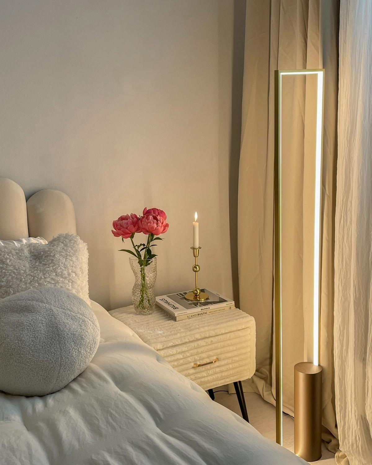 LED-STEHLEUCHTE Gold/Braun Patricio - Goldfarben/Braun, Metall (10/20/140cm) - Beliani