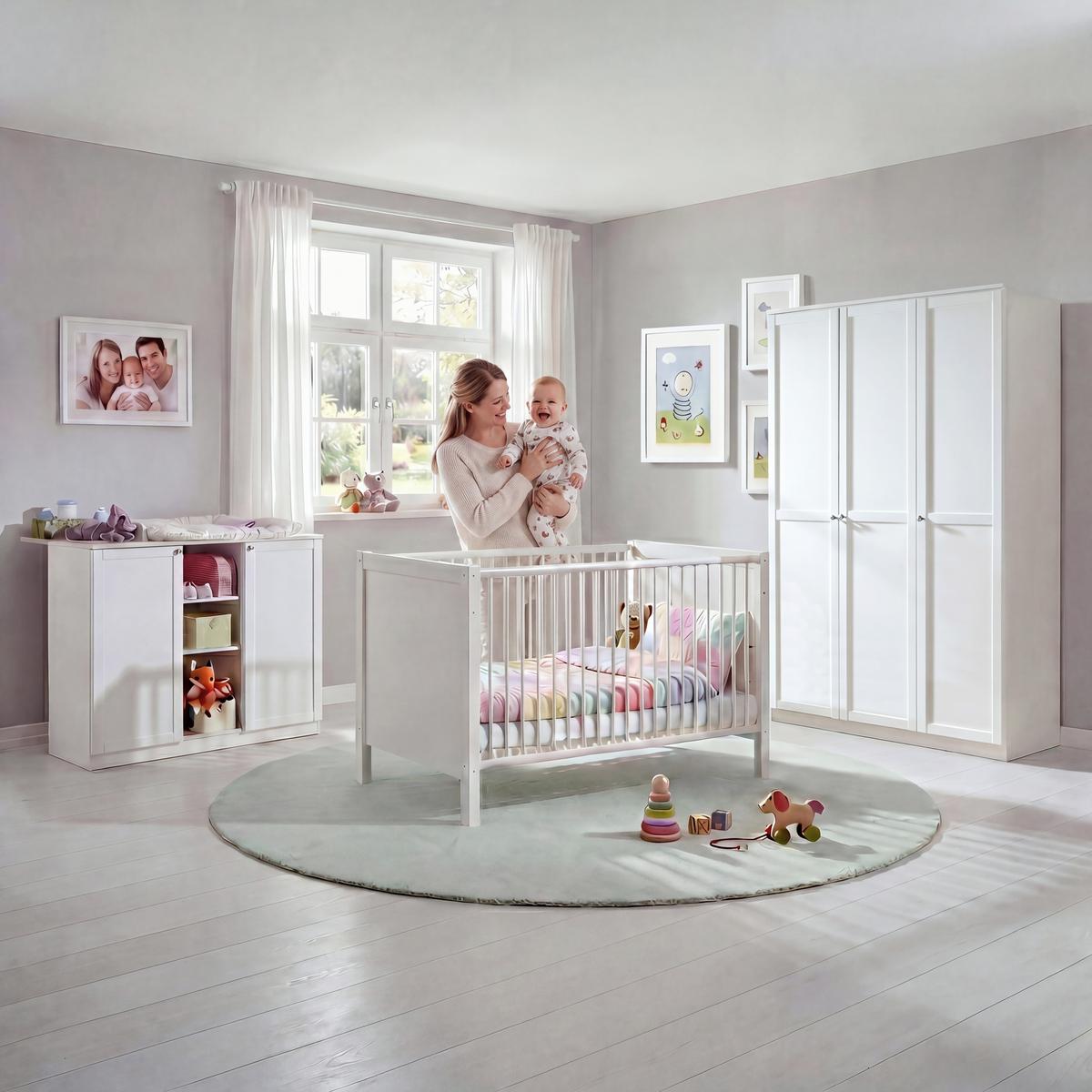 BABYZIMMER-SET 3-teilig: Babybett & Wickelkommode & Kleiderschrank 3-türig B135/H198/T58 cm, Soft-Close, Landhausstil Weiß / 22803 - Silberfarben/Weiß, Holzwerkstoff/Metall (76/83/146cm) - luma-home