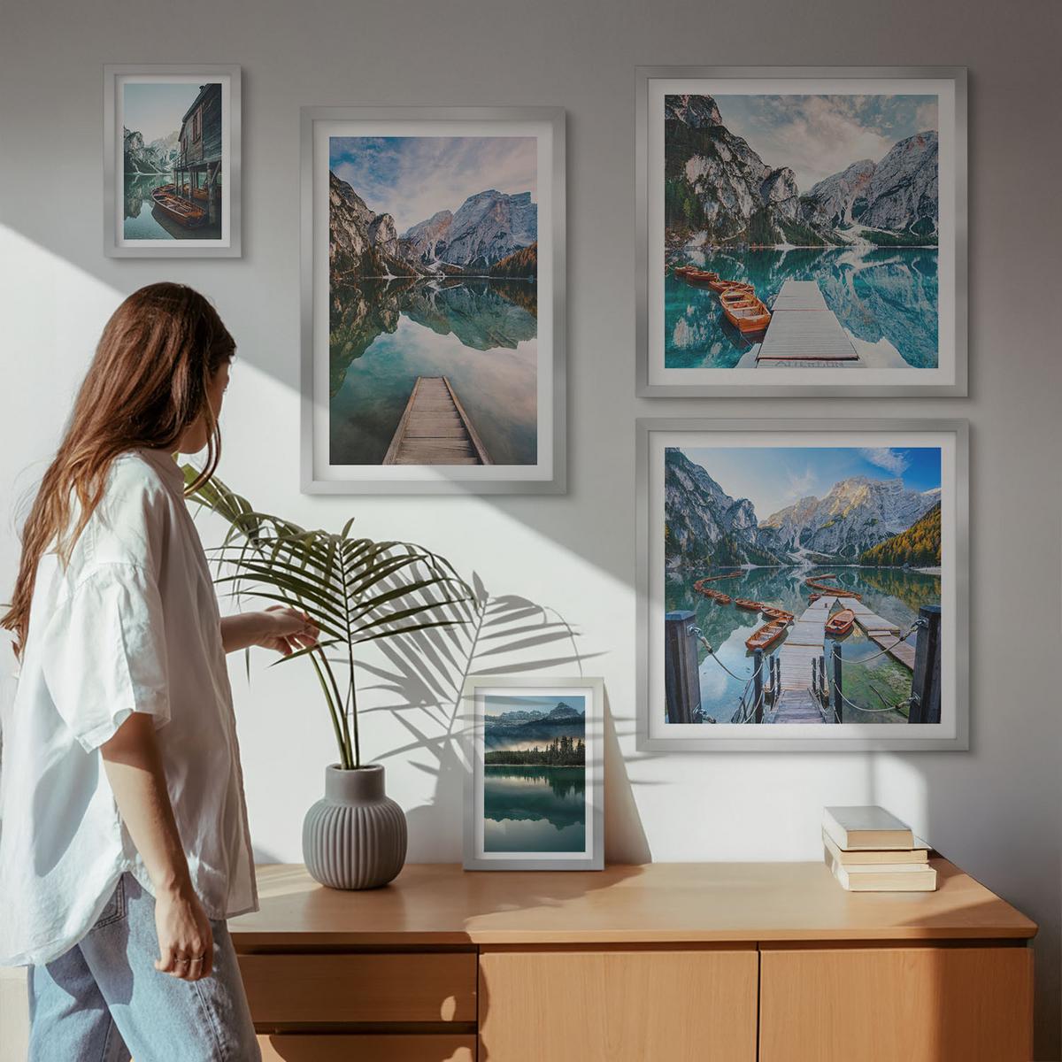 BILDER SET 5er Set - 50x50 cm & 20x30 cm & 40x60 cm Silberner Rahmen - See Berge Holzboote - Silberfarben, Kunststoff (40/60cm) - TULUP