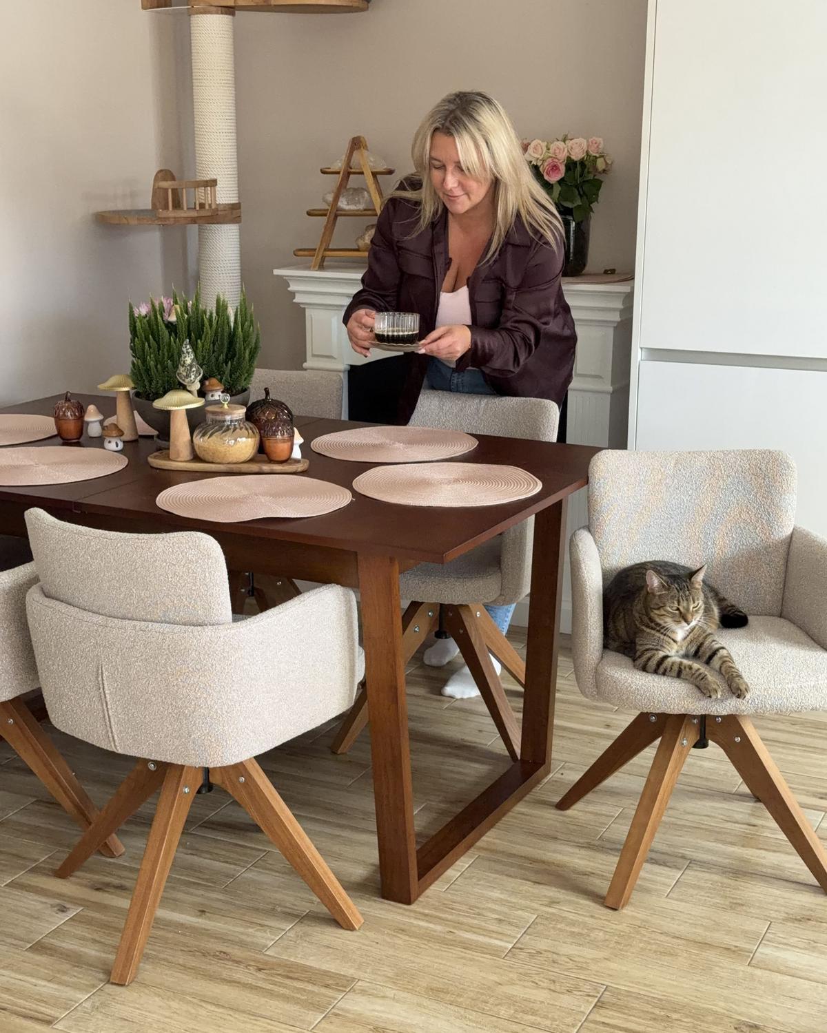 ESSZIMMERSTUHL 2er Set drehbar Bouclé Beige Evelyn - Beige/Braun, Holz/Textil (64/80/64cm) - Beliani
