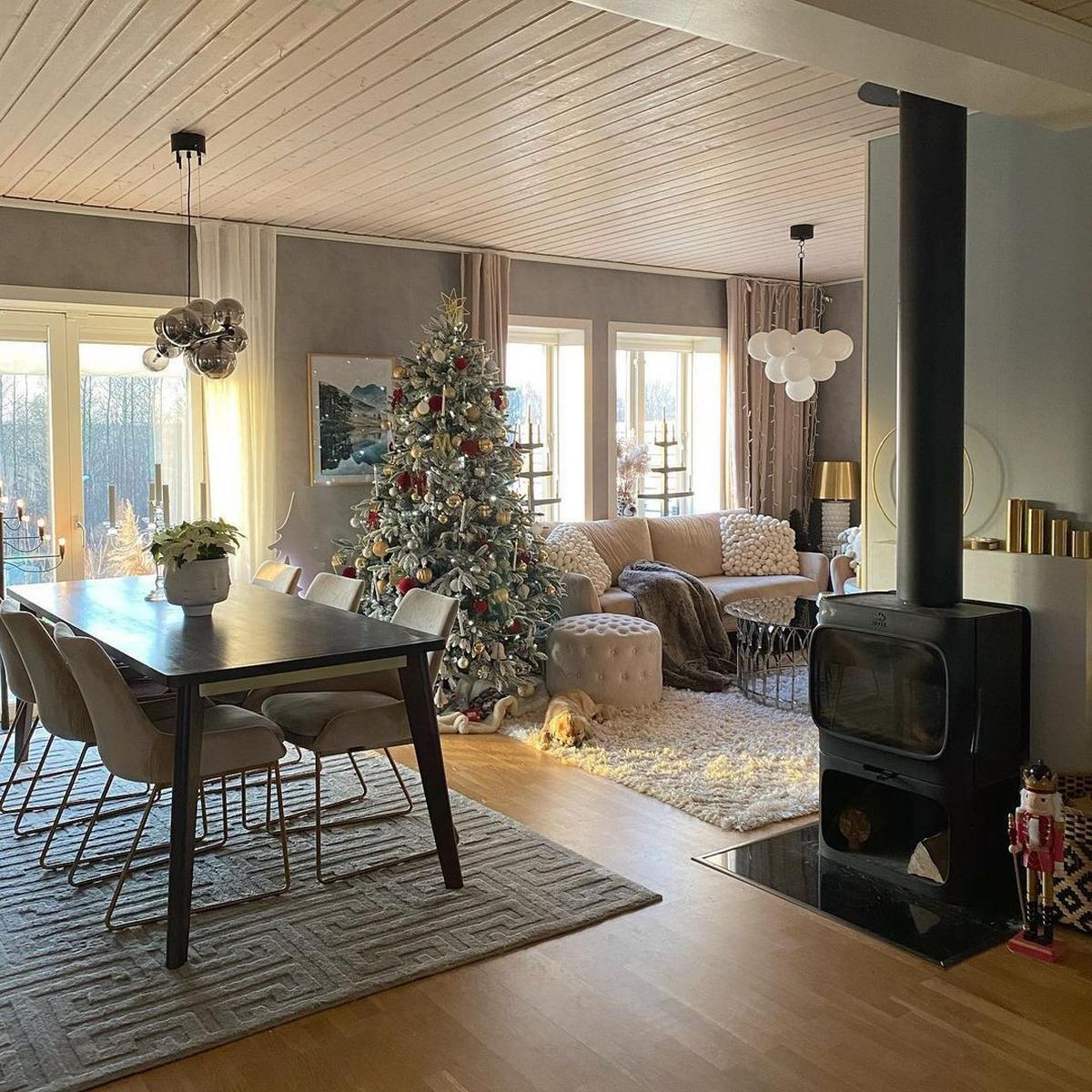 WEIHNACHTSBAUM 210 cm Weiß Tomichi - Weiß, Kunststoff (210cm) - Beliani