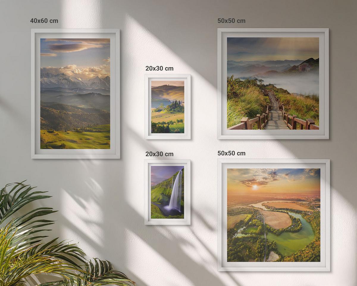 BILDER SET 5er Set - 50x50 cm & 20x30 cm & 40x60 cm Weißer Rahmen - Grüne Hügel mit einer Burg - Weiß, Kunststoff (40/60cm) - TULUP