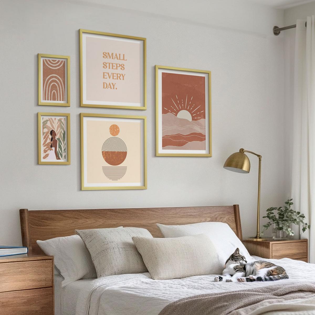 BILDER SET 5er Set - 50x50 cm & 20x30 cm & 40x60 cm Goldrahmen - Ein entspannter Buddha am Strand - Goldfarben, Kunststoff (40/60cm) - TULUP