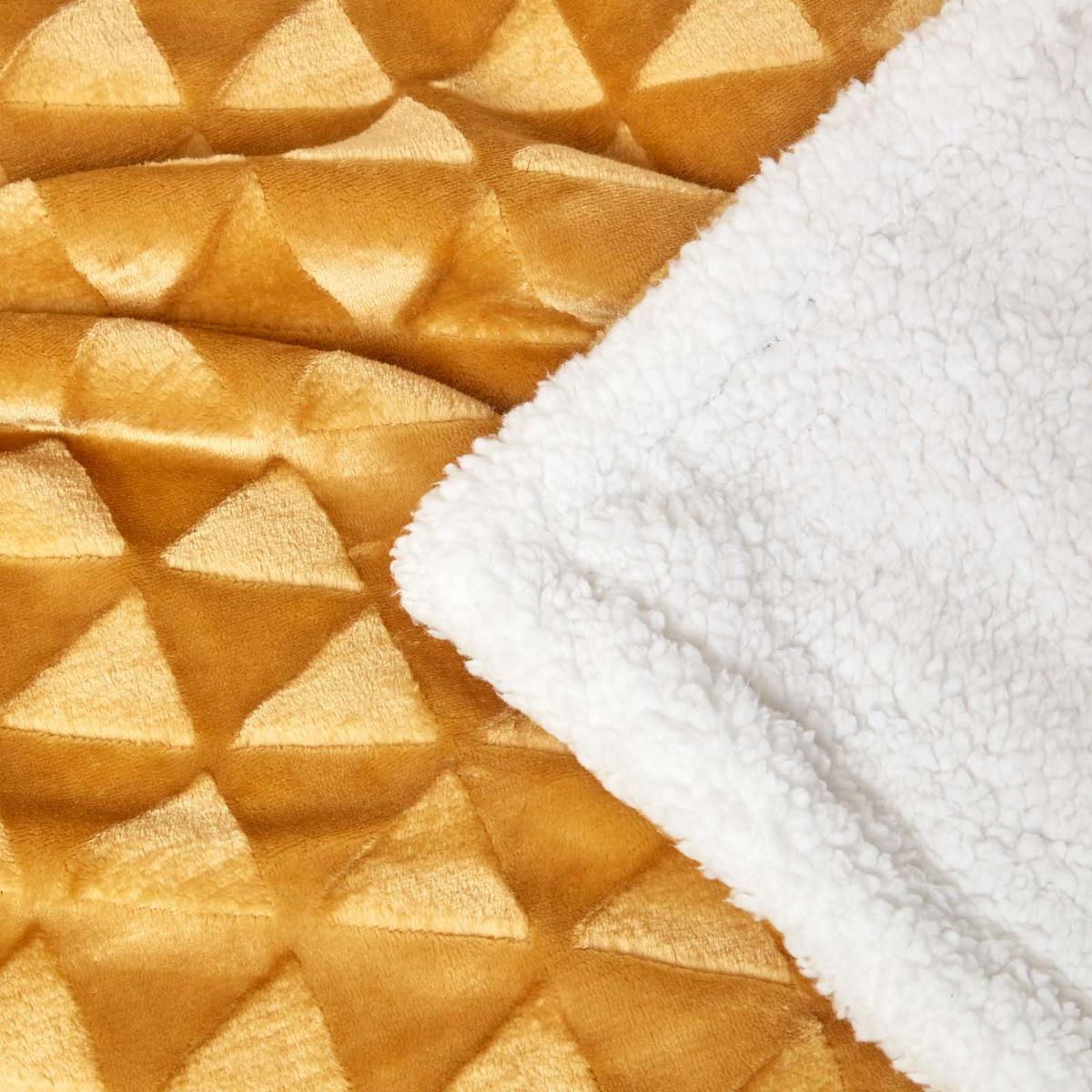 KUSCHELDECKE Sherpa 160/200 cm, Samtdecke mit Dreieckmuster - Dunkelgelb, Textil (160/200cm) - Homescapes