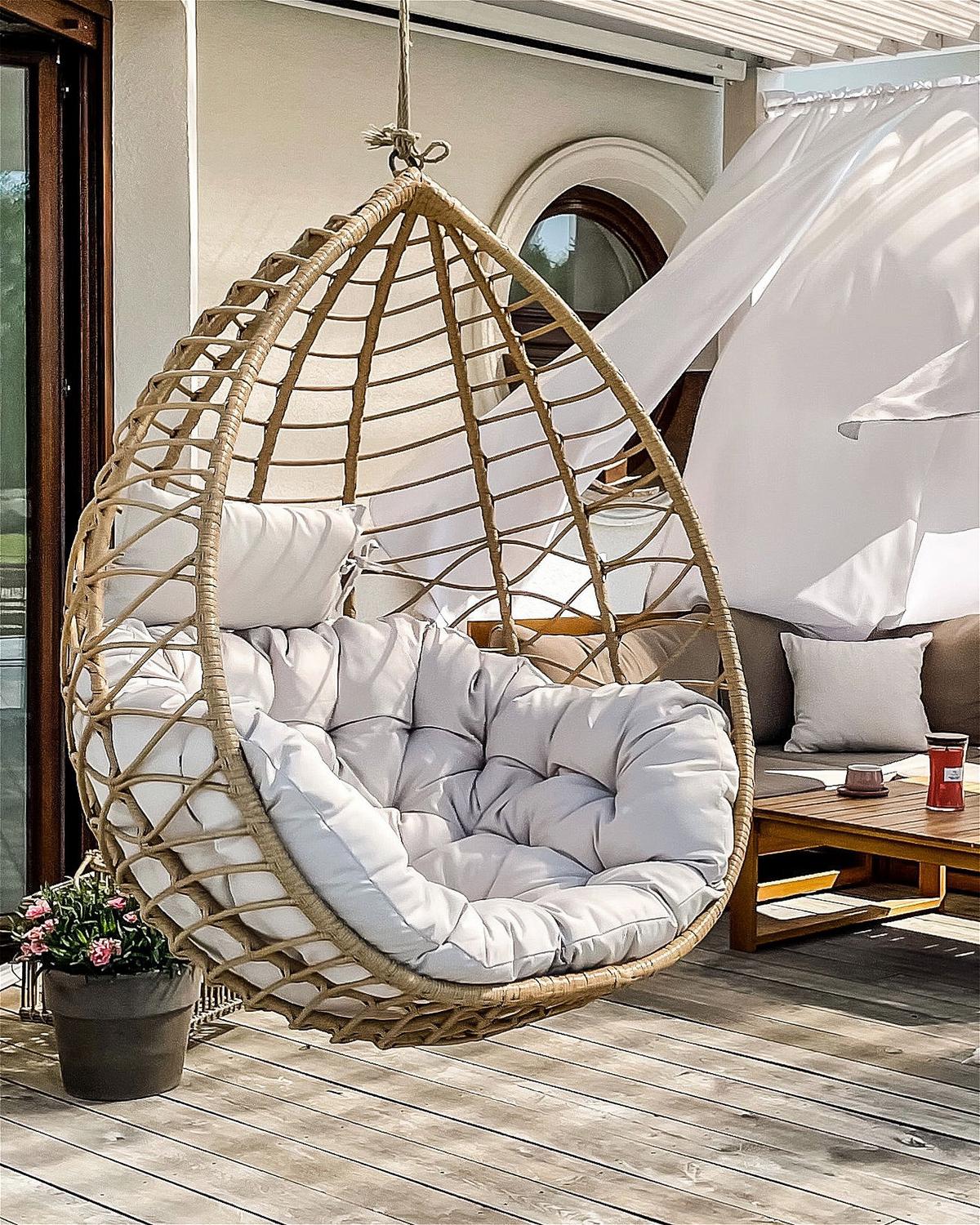 HÄNGESESSEL PE Rattan natürlich/beige mit Sitzkissen 97 cm Arsita - Beige/Naturfarben, Kunststoff (100/121/97cm) - Beliani