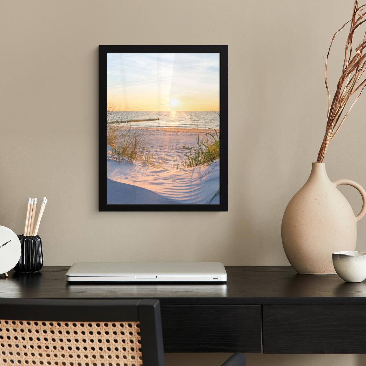POSTER MIT RAHMEN Strand - Sonne - Düne - Gras - Sand - Horizont Bilderrahmen 30x40 cm - Hellblau, Papier (30/40cm) - MuchoWow