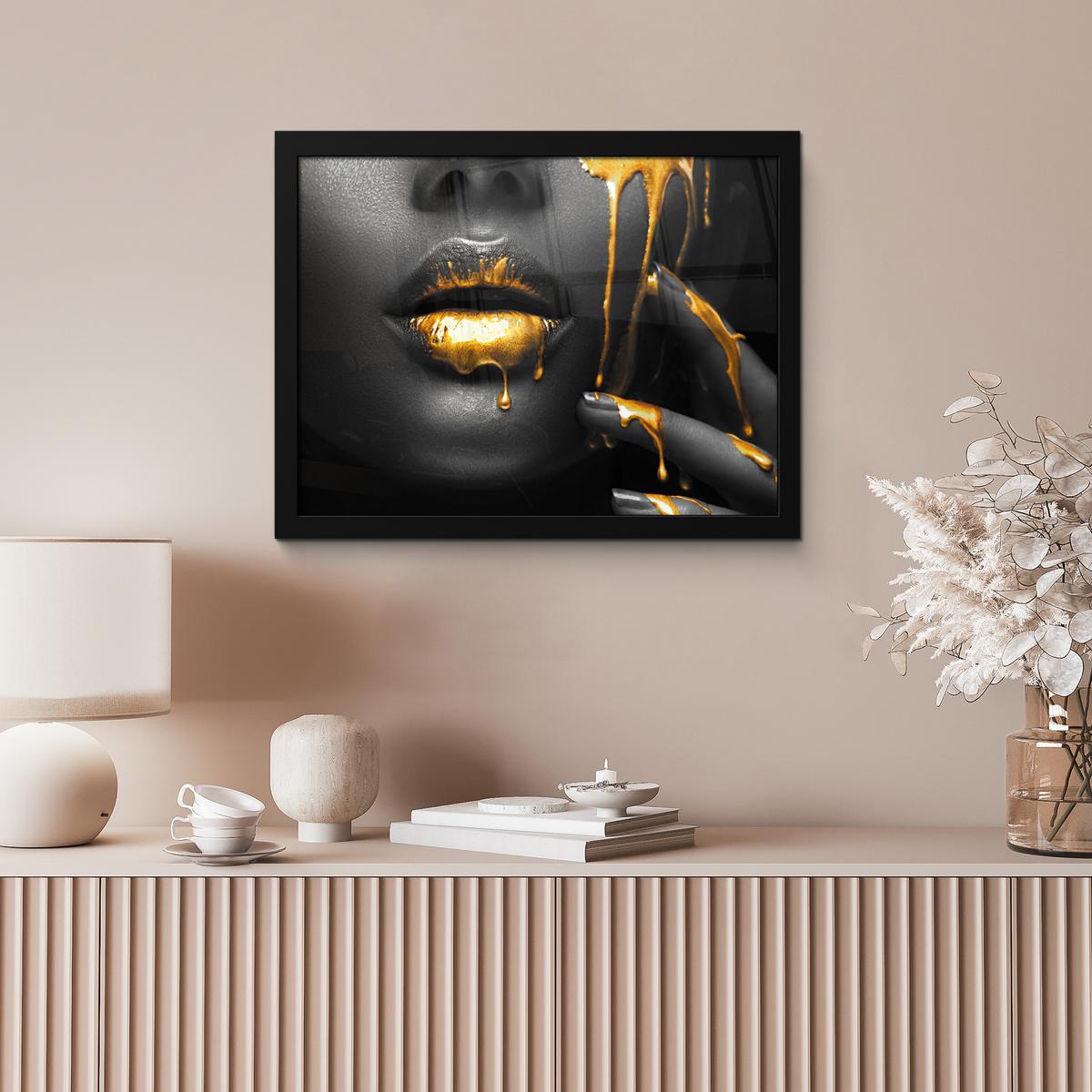 POSTER MIT RAHMENGERAHMTES BILD Frau - Schwarz - Gold - Gesicht - Lippen 40x30 cm - Goldfarben, Papier (40/30cm) - MuchoWow