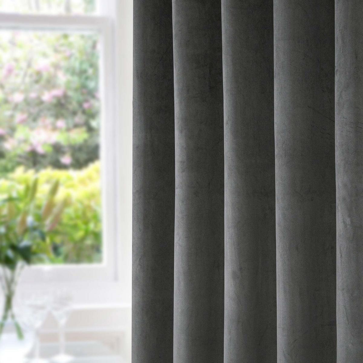 VERDUNKELUNGSVORHÄNGE Samt mit Thermo-Funktion, 117/137 cm - Grau, Textil (117/137cm) - Homescapes