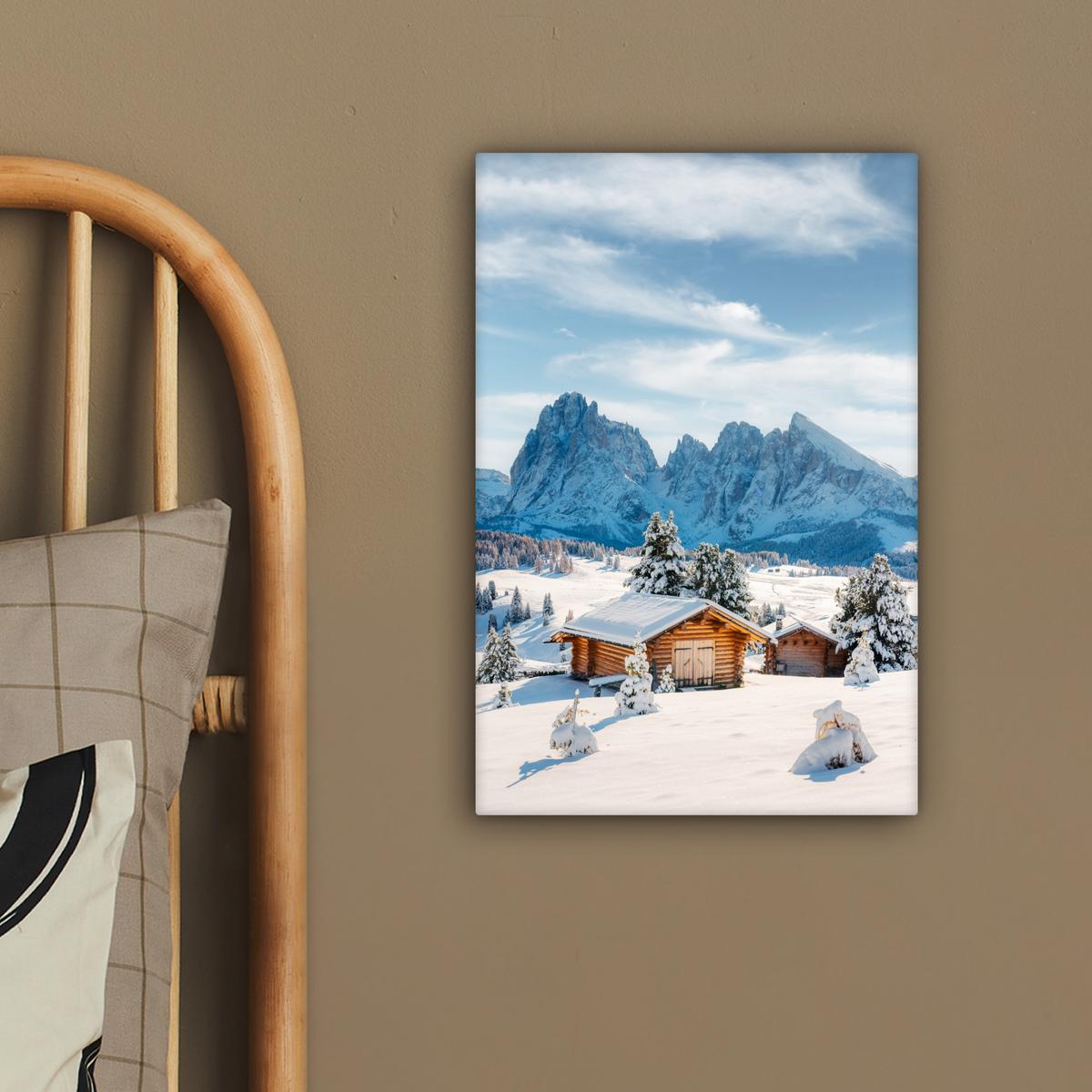 LEINWANDBILD Winter - Hütte - Berge - Aussicht - Schnee Deko Wohnzimmer 20x30 cm - Eichefarben, Textil (20/30cm) - MuchoWow
