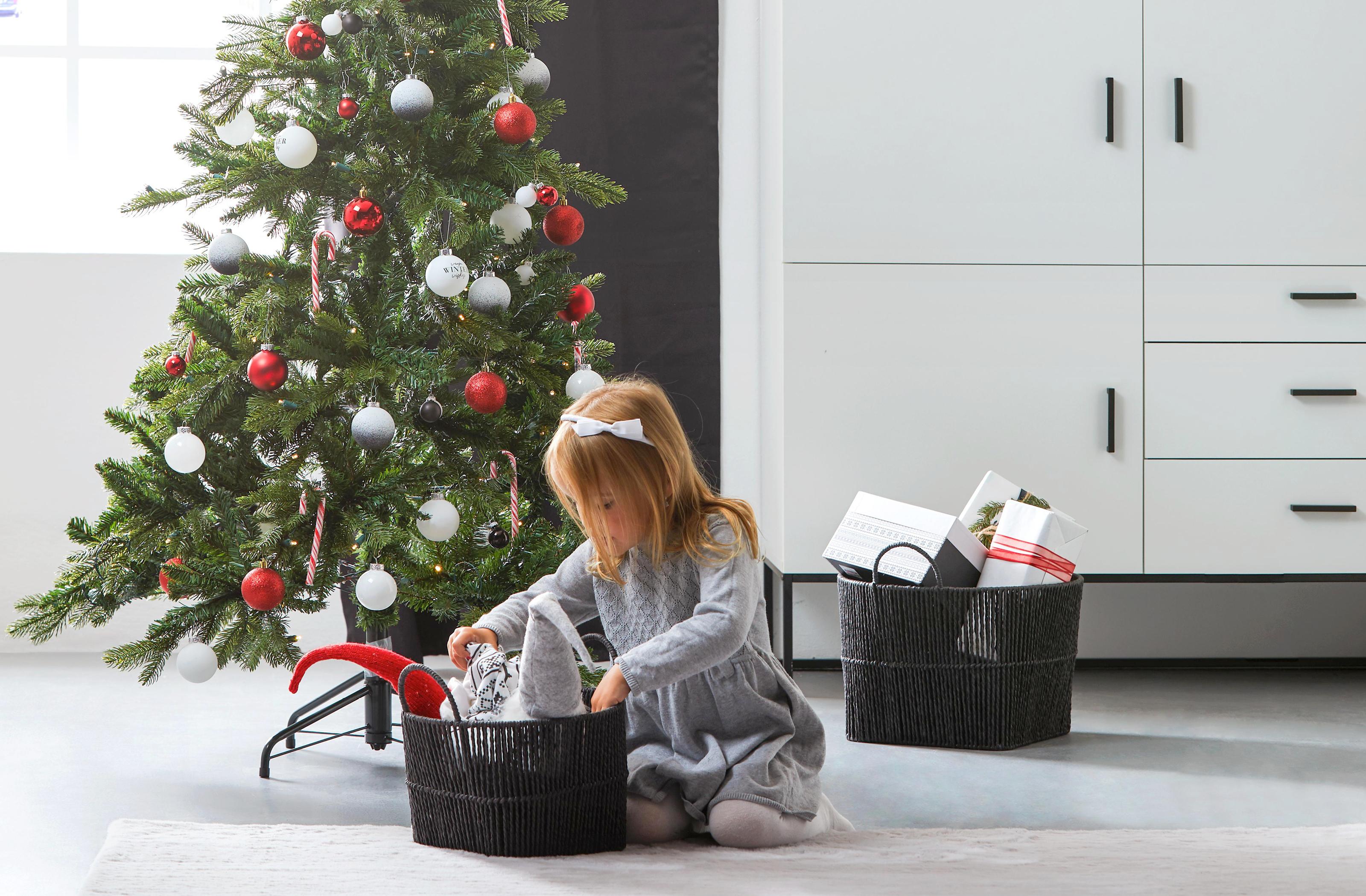 ?wi?teczne prezenty w pi?knych opakowaniach w stylu scandi winter