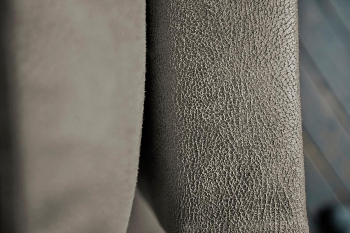 ECKSOFA VILNIUS Anthrazit Lederfaserstoff - Anthrazit/Schwarz, Leder/Metall (290/217cm) - KAWOLA