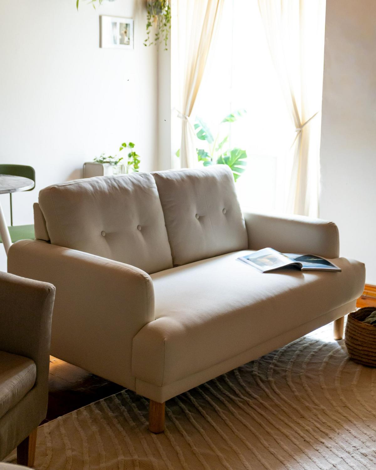 2-SITZER-SOFA Stoff cremeweiß Tuve - Hellbraun/Weiß, Textil (149/85/90cm) - Beliani