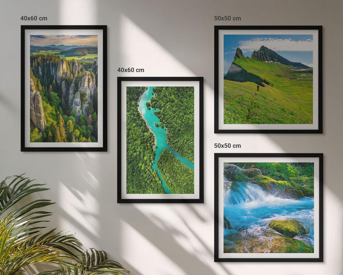BILDER SET 4er Set - 50x50 cm & 40x60 cm Schwarzer Rahmen - Grüne Berge, Flussfelsen - Schwarz, Kunststoff (50/50cm) - TULUP