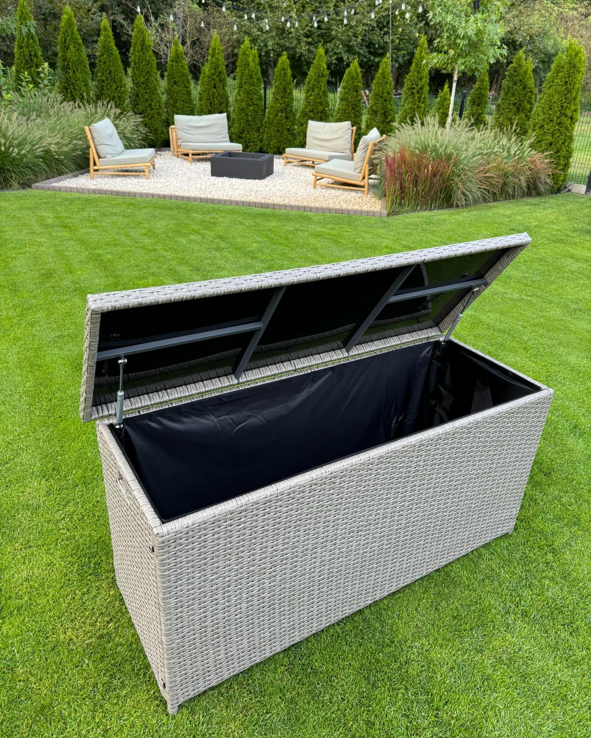 AUFLAGENBOX Rattan taupe 126/46 cm Modena - Beige/Schwarz, Kunststoff (126/63/46cm) - Beliani