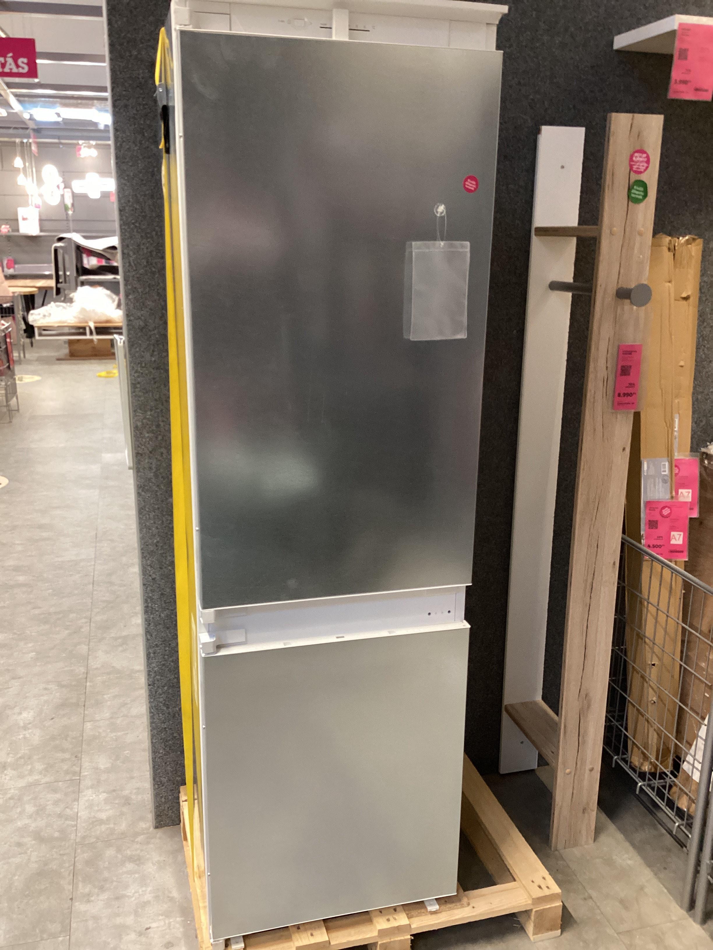 CSEPEL OUTLET KOMBINÁLT HŰTŐ-FAGYASZTÓ BEÉPÍTHETŐ KIV865SFO