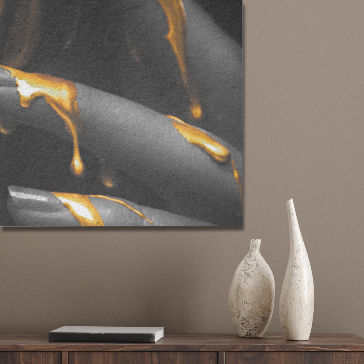AKUSTIKBILD Frau - Schwarz - Gold - Gesicht - Lippen Wandbild Wohnzimmer 100x70 cm - Goldfarben, Kunststoff (100/70/0.9cm) - MuchoWow