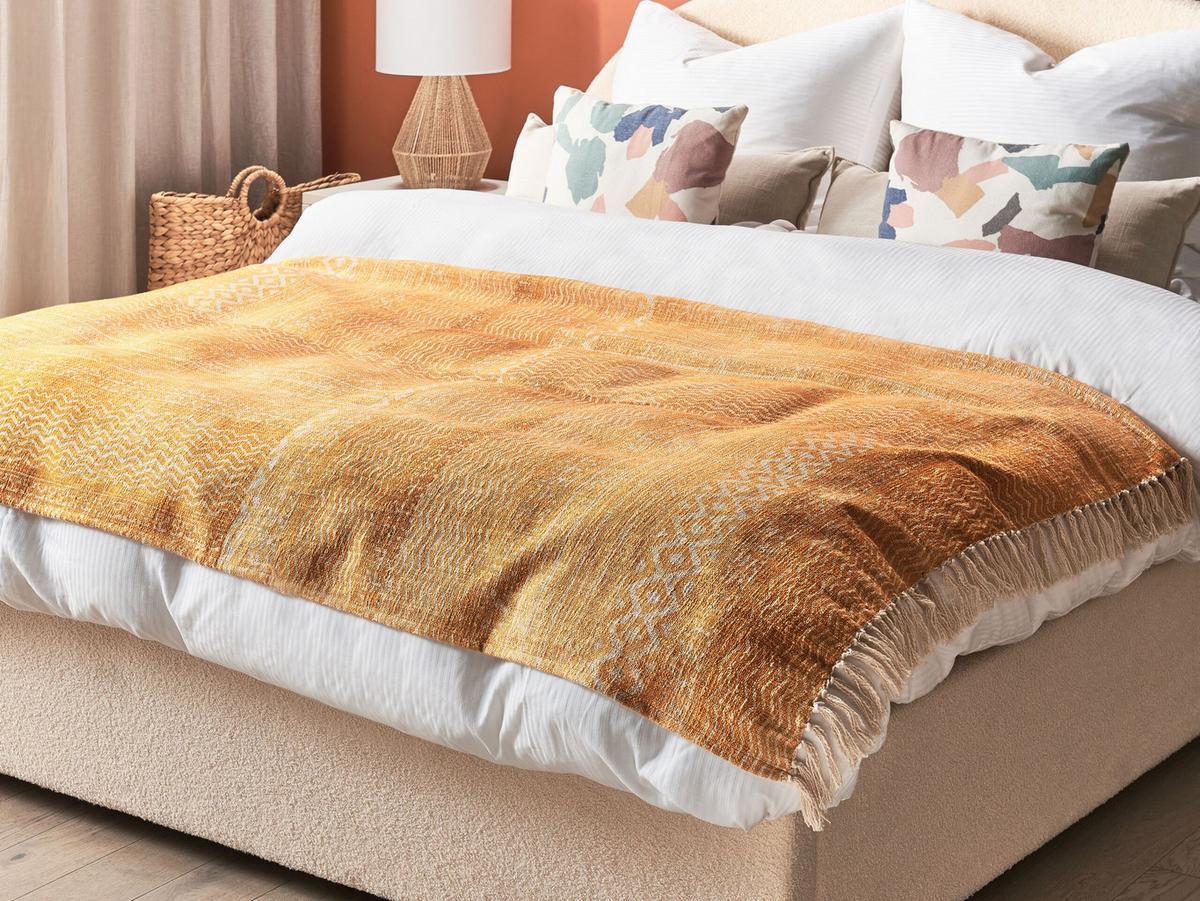 DECKE Senfgelb Firozabad 130/180 cm - Dunkelgelb, Naturmaterialien/Textil (130/180cm) - Beliani
