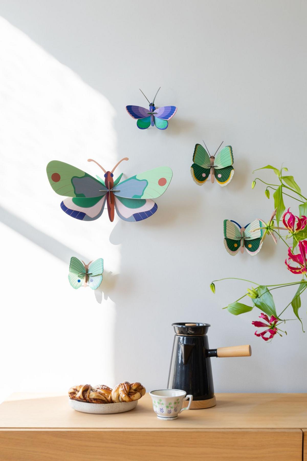 WANDDEKO Smaragd-Falters-Trio 5/13.5 cm - Multicolor, Wellpappe (5/13.5/13cm) - Studio Roof