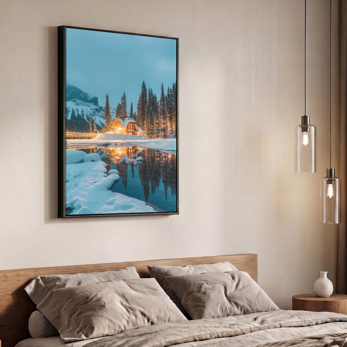 LEINWAND Bilder mit Rahmen - Winterlandschaft - Natur - Haus - Berge - Schnee - 70x100 - Hellblau, Textil (70/100cm) - MuchoWow