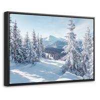 LEINWAND Bilder mit Rahmen - Winterlandschaft - Natur - Berge - Bäume - Schnee - 60x40 - Hellblau, Textil (60/40cm) - MuchoWow