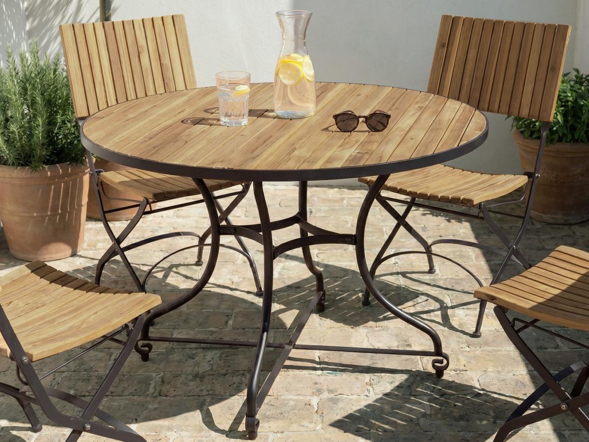 GARTENTISCH 120/120 cm Akazienholz Hellbraun Lascari - Hellbraun, Holz (120/120/74cm) - Beliani